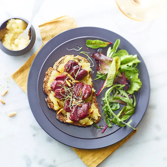 Tartine magret de canard et compotée de pommes Delpeyrat