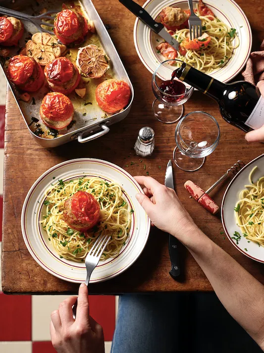 Spaghettis à l'ail et tomates farcies Bigard