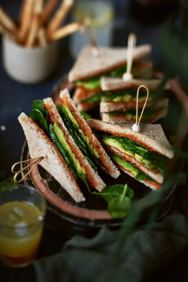Club sandwich tomate avocat epinard