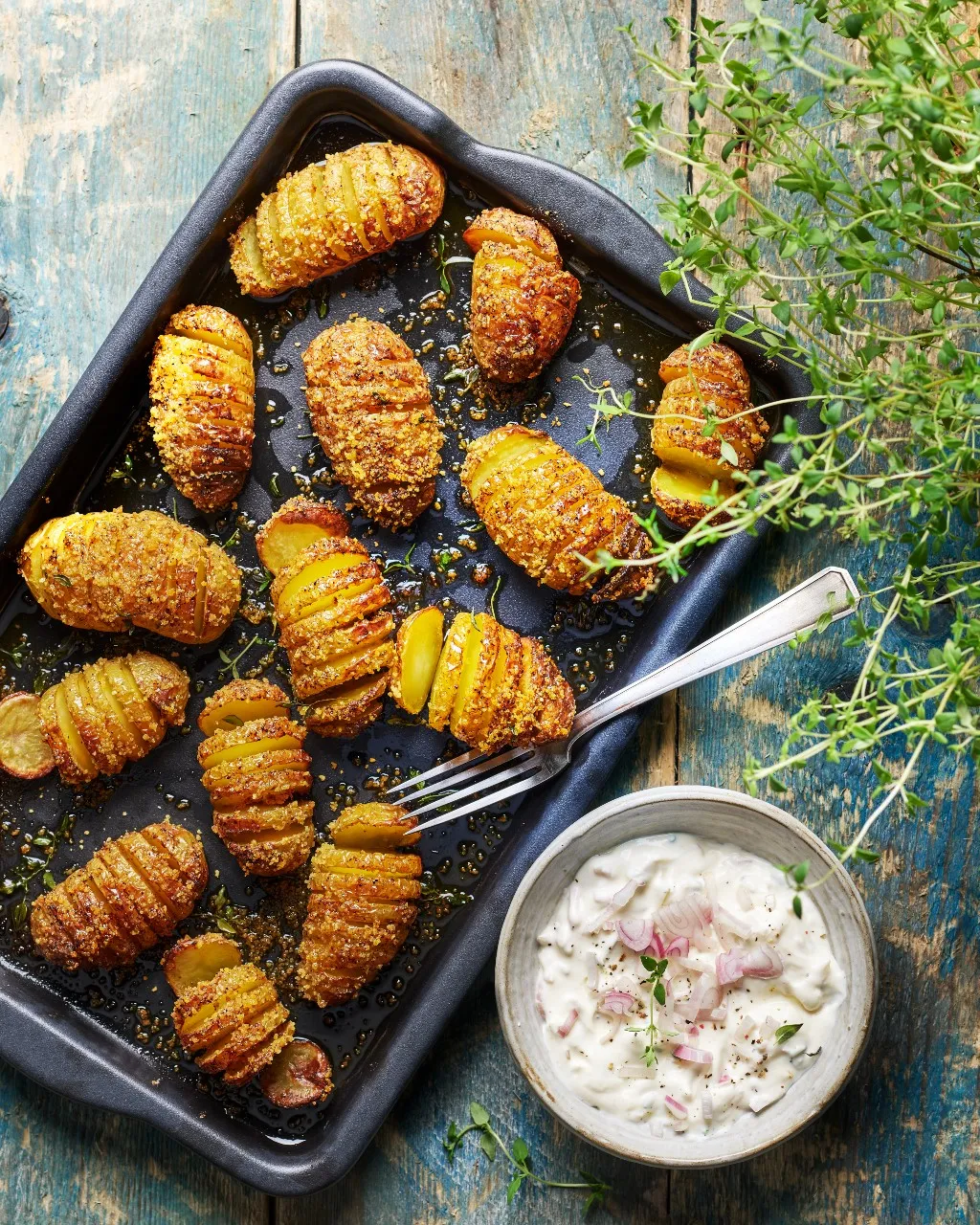 Pommes de terre hasselback échalottes